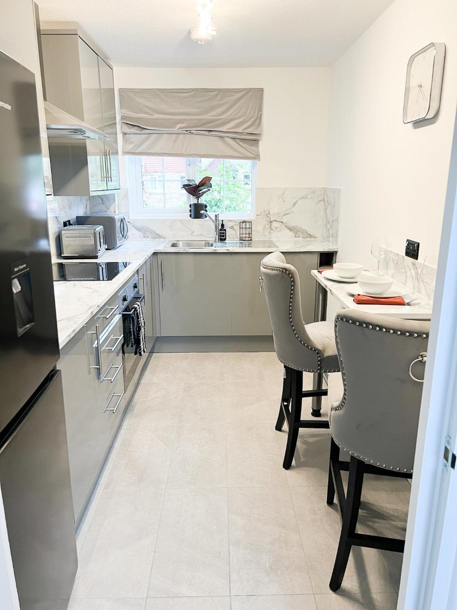 Beautiful Apartment In Beckton With Private Entrance And Garden London Eksteriør bilde