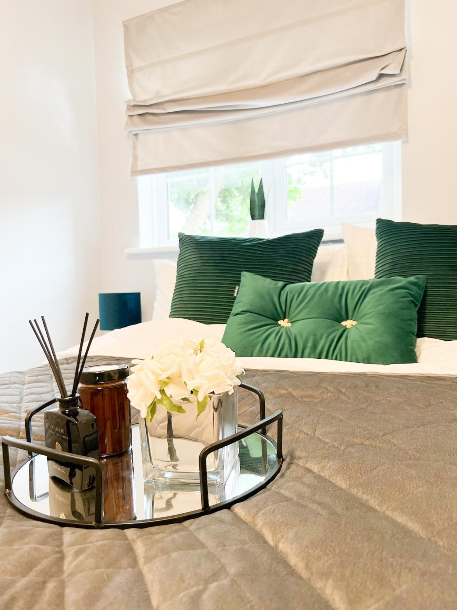 Beautiful Apartment In Beckton With Private Entrance And Garden London Eksteriør bilde