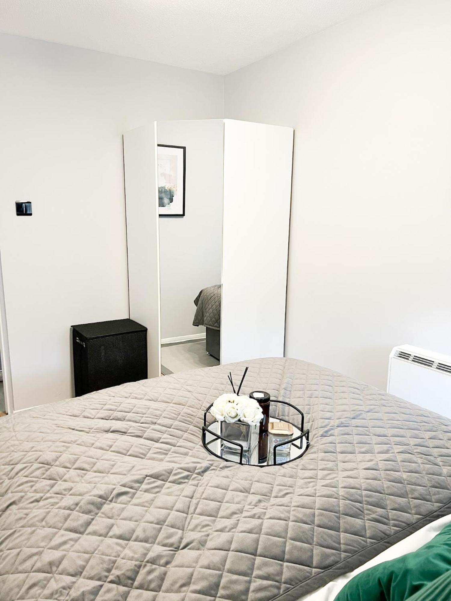 Beautiful Apartment In Beckton With Private Entrance And Garden London Eksteriør bilde
