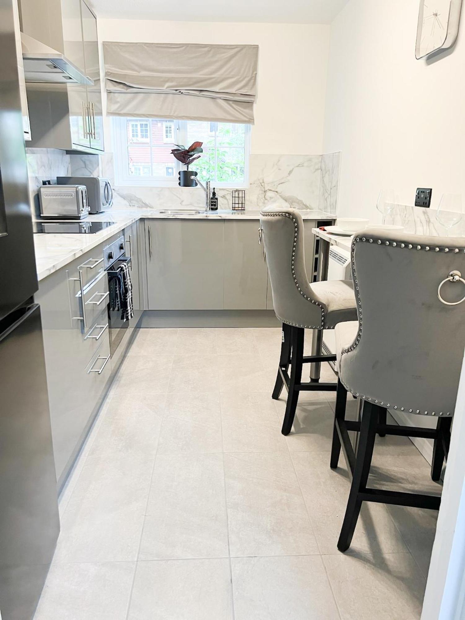 Beautiful Apartment In Beckton With Private Entrance And Garden London Eksteriør bilde
